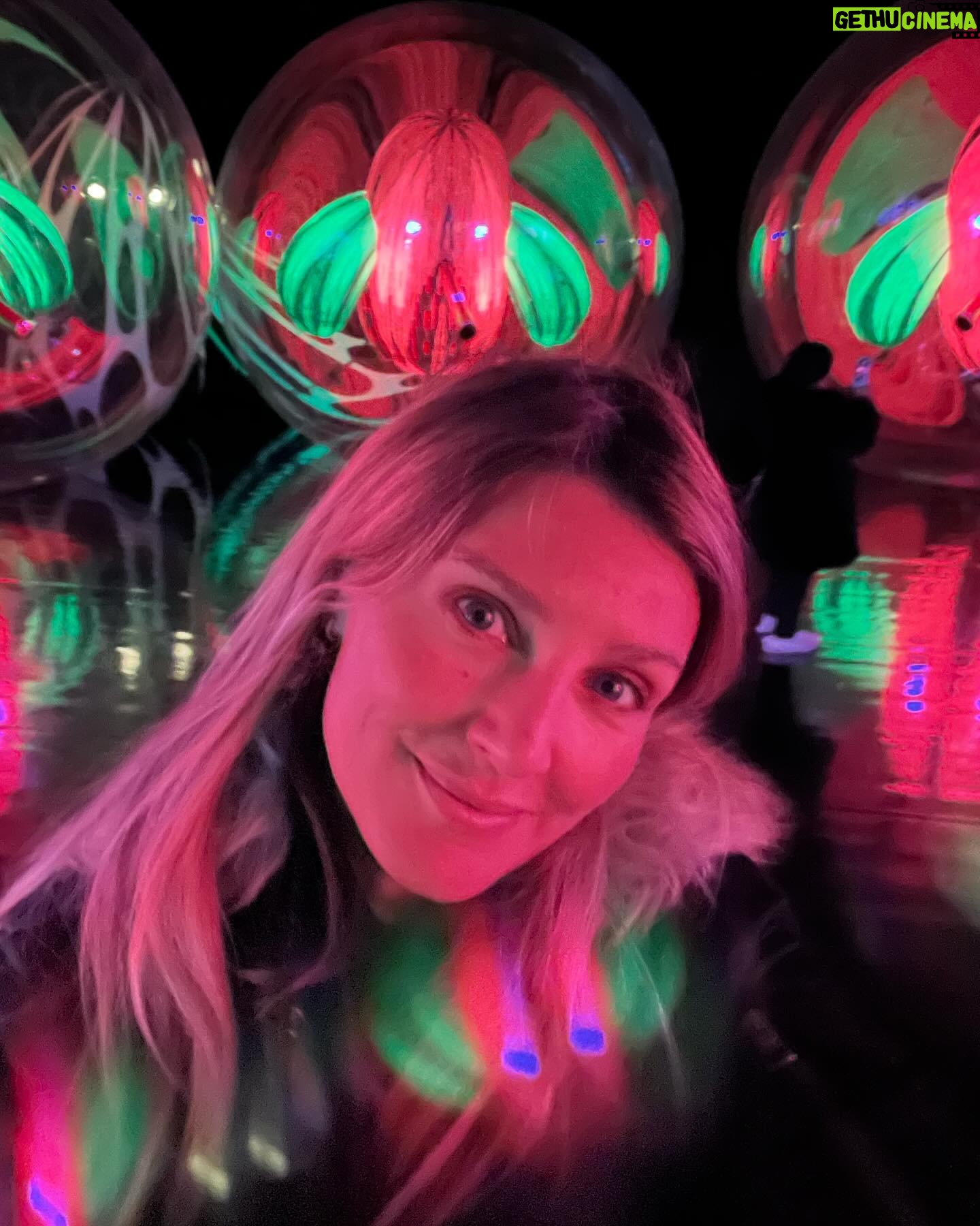 Diana Pereira - 1.7K Likes - Companheiros de toda a vida … colados a mim para todo o lado 🥰🥰🥰🥰🥰😜😜😜😜 @themissmel12 @noahthekid8 #Sunnyday #NY #newyorkcity