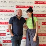 Diana Ankudinova Instagram - Сегодня была в гостях на радио @govoritmoskva ❣️ Как вам эфир? И в честь образа, кидайте зеленые смайлы в коменты💚🥒🧩🔫💚