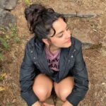Diana Bovio Instagram - ⛰️🐴✨🪵❤️‍🔥 Atrapadas en familia ya está en @vixplus ✨