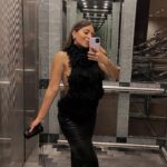 Diana Bovio Instagram – Amor y Matemáticas @tiff_net 

Top @ferragamo 
Falda @alin_jotar 
Aretes @swarovski 
Styling @ruthbuendiap