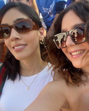 Diana Bovio Instagram - Que risa, que viaje, que emoción, que rico, que bonito, qué mas, que le pon gan mú sica pa que baaaile hasta abajo la bb. Quiero más de este equipo. Los amo 💗🫰🫶✨