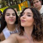 Diana Bovio Instagram - Que risa, que viaje, que emoción, que rico, que bonito, qué mas, que le pon gan mú sica pa que baaaile hasta abajo la bb. Quiero más de este equipo. Los amo 💗🫰🫶✨