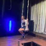Diana Bovio Instagram - Despertamos del sueño, este es el último fin de semana de @nochedereyesmx ‘El amor fue más que el miedo, por eso corrí hacia ti’ Hacia ti teatro, hacia ti CDMX, hacia ti Olivia, hacia a ti familia de NDR. ‘La felicidad remienda la tristeza’. Gracias siempre @alonso_i y @pachemor por confiar en mí para acompañarlos en este viaje. 🖤
