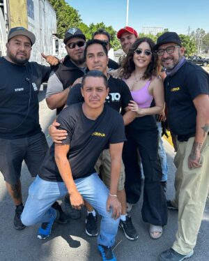 Diana Bovio Instagram - Que risa, que viaje, que emoción, que rico, que bonito, qué mas, que le pon gan mú sica pa que baaaile hasta abajo la bb. Quiero más de este equipo. Los amo 💗🫰🫶✨