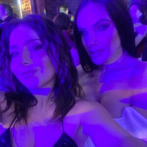 Diana Bovio Instagram - Aniversario @estilodf 

Hair @erickmoreno @hottoolslatam 
Styling @ruthbuendiap 
Styling assist @mel.tnnn
Pantalón @angelareynamx