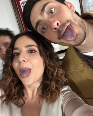 Diana Bovio Instagram - Que risa, que viaje, que emoción, que rico, que bonito, qué mas, que le pon gan mú sica pa que baaaile hasta abajo la bb. Quiero más de este equipo. Los amo 💗🫰🫶✨