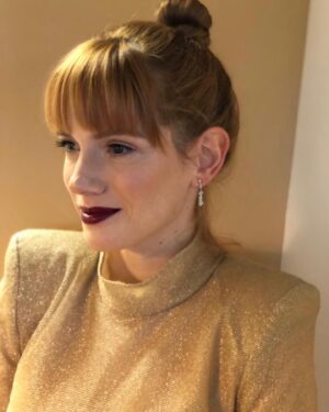 Diana Gómez Instagram - Ahir va ser una nit molt bonica, de retrobades, celebracions i reivindicacions. De totes elles, m’agradaria compartir el desig de @grisjordana de fer “la conciliació dins la nostra professió més possible i més amable”. 
.
.
Gràcies @academiacinecat per convidar-m’hi!
.
.
#Embajadora de @lancomeofficial. Pel maquillatge, @mishka_makeup  va utilitzar:
✨ Sérum Advanced Génifique
✨ Fondo de maquillaje Teint Idole Ultra Wear 03
✨ Sombra de ojos Hypnôse Palette tono Fraicheur Rosee 
✨ Máscara de pestañas Lash Idôle 
✨ Teint Idole Ultra Wear Iluminador en Stick tono 02
✨ Polvos bronceadores Belle de Teint
✨ labial L’Absolu Rouge cream 493
. 
@beautyexpertlancome #maquillaje #skincare
.
.
Visca el cinema català!