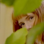 Diana Gómez Instagram – Para mi @lancomeofficial es casa, huele a mi madre, a hogar, a esa luz de primavera en la piel. Así que no era difícil rendirme al nuevo Rénergie H.C.F. Triple Serum ✨ Sus 3 ingredientes me han conquistado: ácido hialurónico, derivado de la vitamina C niacinamida y ácido ferúlico, juntos corrigen pérdida de firmeza, arrugas y manchas, en una textura super agradable. ✨Y sin perder ese olor característico que me transmite paz. 💜
.
#Embajadora #Renergie #HCFTripleSerum @beautyexpertlancome