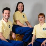 Diana Gómez Instagram - En un gran congrés, l’orador motivacional Ray Rex mou masses i exposa les claus per extreure el propi potencial en un camí que duu els seus seguidors del fracàs a la felicitat i, de pas, a augmentar la productivitat empresarial de la multinacional Sahara Drinks, organitzadora de l’esdeveniment. Un altre somriure, perquè des de Sahara Drinks es promou el happytalisme entre tots els treballadors, perquè això és un win-win i l’empresa és una gran família. La Trini és feliç de ser una sahi, el sobrenom afectuós que reben els treballadors d’aquesta empresa, i somriu molt, no deixa de somriure. No deixa de somriure quan els seus companys se sindicalitzen. No deixa de somriure quan arriba un acomiadament. Un altre somriure i gràcies, gràcies per ensenyar-nos que mai no és tard per aprendre que un acomiadament pot ser enriquidor. Sobretot quan no és el teu, és clar. Més somriures i una carta (ai!, la carta). Una carta que potser gelarà el somriure de la Trini i serà la llavor d’una revolució... 🐒 NOT MY MONKEYS , escrita per @maanelmoreno és una sàtira sobre la dictadura de la felicitat en l’àmbit laboral. 🗓️ Del 10 de juliol al 13 de juliol a les 20h 14 de juliol a les 18h 📍 @teatreolia Una creació de @42km amb @martitorras Una coproducció del @teatreolia i @grecfestivalbcn 📷 @mw_fotografia