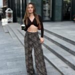 Diana Gloster Instagram – Leo 🐾 або очевидна улюблена річ весни, яка переходить зі мною в літо)

Total look by @mocko.est.2018 👌🏼