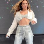 Diana Gloster Instagram – Ось від чого мої очі завжди світяться! Є в тебе така справа по життю, від якої виникає світ в очах?🥹✨