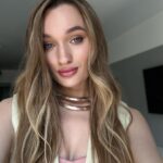 Diana Gloster Instagram - На підході нове шоу, дуже неочікуваний ефір, від якого ви будете в шоці так само, як була я, коли мене запросили та реліз пісні, від якої ридають всі, кому вже ставила цю пісню 🥹 Ну і концерти 11, 18 та 25 травня! Приходьте, будемо співати разом ❤️ всі деталі в сторіз завжди залишаю✨