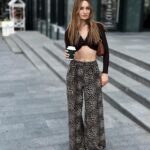 Diana Gloster Instagram – Leo 🐾 або очевидна улюблена річ весни, яка переходить зі мною в літо)

Total look by @mocko.est.2018 👌🏼