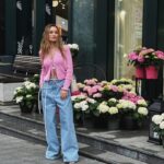 Diana Gloster Instagram - Те, що здається нам невідкладним та терміновим, частіше за все може зачекати. Я схильна постійно до того, щоб ставити шалені дедлайни і потім розбиватись аби тільки встигнути, хоча ці 2,5 роки дуже яскраво показали, що в цьому немає ніякого змісту. Та це моя особиста шкідлива звичка, над якою продовжую працювати🙄 На фото - моя рожева лихоманка цього сезону…і буде більше💖 Всі бренди завжди залишаю в тг-каналі 👌🏼