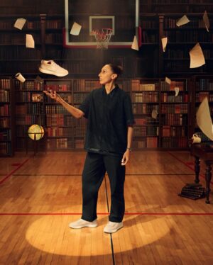 Diana Taurasi Instagram - Congrats @dbook ! 💜🧡

Available 2.17 on SNKRS