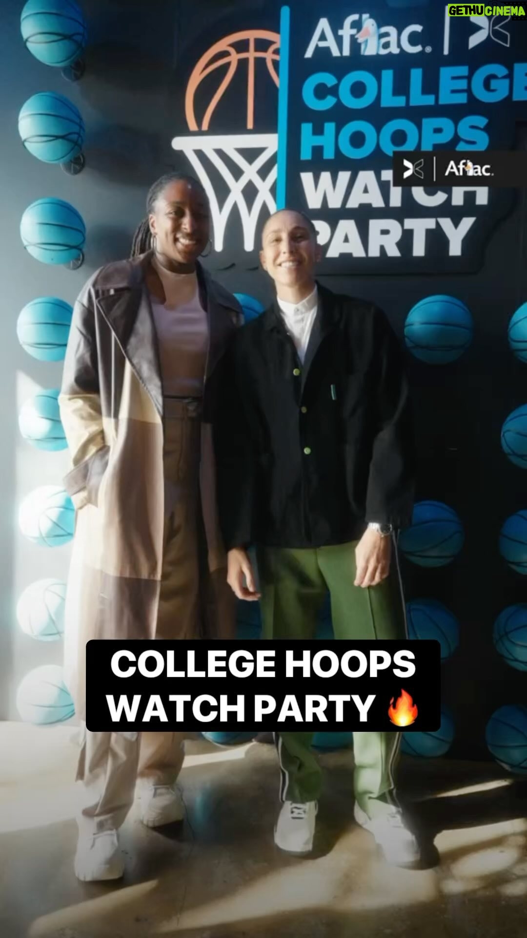 Diana Taurasi - 4K Likes - Had the best time celebrating womenâs college hoops with @aflacduck and the fam in Portland 𫶠Wait till you see what we were up to on day 2 đ #ad