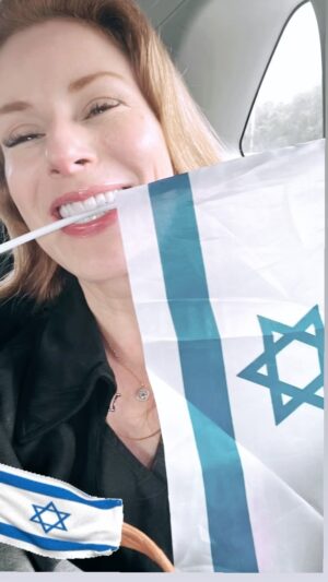 Diane Neal Instagram - #todaraba to everyone at @nefeshbnefesh @jewishagency @misrad_aliyah and in my new home of #israel for making my #dreamcometrue 🇮🇱🇮🇱🇮🇱🇮🇱🇮🇱🇮🇱🇮🇱🇮🇱🇮🇱🇮🇱🇮🇱🇮🇱 #toda @eranswis and @israelhayom 

I know things are wild here right now, but that’s the best time to support #israel #soproud
