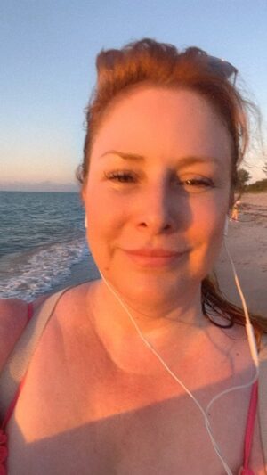 Diane Neal Instagram - Just saying hi.