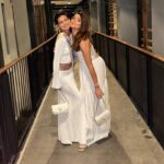 Diane Leyre Instagram – Soirée d’intégration de notre reine @evegillesoff 🤍

toutes les deux habillées en @bashparis 

*produit offert