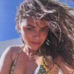 Diane Leyre Instagram - cheveux salés, soleil, repos. bref, un break qui fait du bien ☀️ maintenant il est temps de rentrer reprendre les répétitions pour vous préparer le prochain prime @dals_tf1 💃