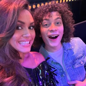 Diane Leyre Instagram - Alors ce premier prime @dals_tf1 vous en avez pensé quoi ??? 
1 ère photo ma tête avant le prime VS dernière photo ma tête après avoir vu le niveau INCROYABLE de mes copains et me dire que j’ai la pression pour la semaine prochaine 🤯🤯🤯

Mais tellement fière de soutenir les copains et faire partie de la DALS family 💃