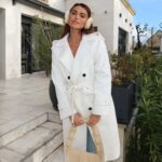 Diane Leyre Instagram – finally found my perfect white coat @thekooples 

*produit offert