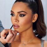 Diane Leyre Instagram – ⏳prime 3… @dals_tf1 

on se prépare avec ma team de choc 
@arnaudsoldourdin make up coiffure
@joannabhmphoto à la photo 👑❤️