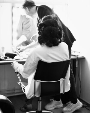 Diane Leyre Instagram - getting ready for tonight with @arnaudsoldourdin…
21h sur @tf1 pour me voir effectuer ma première danse sur le parquet de @dals_tf1 🫣

photo par @joannabhmphoto 🤍