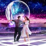 Diane Leyre Instagram – Alors cet american smooth vous en avez pensé quoi ? 😬
Douceur… difficile pour une brute comme moi! 
Mais on l’a fait! Lets go prime 5 en direct avec vous 💃
@dals_tf1 

Photo @joannabhmphoto