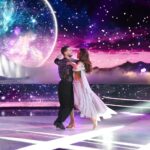 Diane Leyre Instagram - Alors cet american smooth vous en avez pensé quoi ? 😬 Douceur… difficile pour une brute comme moi! Mais on l’a fait! Lets go prime 5 en direct avec vous 💃 @dals_tf1 Photo @joannabhmphoto