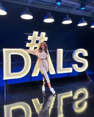 Diane Leyre Instagram - répétitions du jour terminées 💃
hâte de pouvoir vous dévoiler mon danseur et ma danse!!!!
à vos pronostics !!!! 

@dals_tf1 
@tf1 
@tf1plus