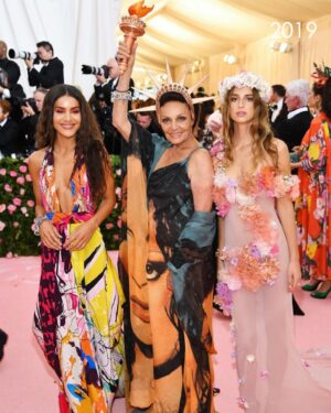 Diane van Fürstenberg Instagram - Twas the night before the Met Gala.
Swipe for looks from the past as we get ready for the first Monday in May ✨ #DVF