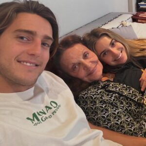 Diane van Fürstenberg Instagram - Cuddling with grandchildren in the middle of a work day ❤️🙏❤️LOVE POWER❤️❤️❤️’