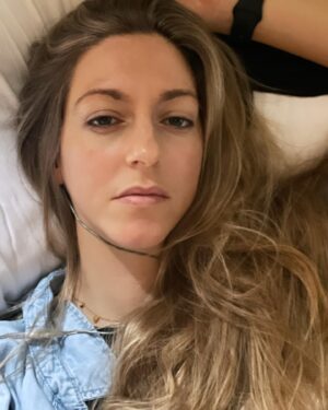 Dianna Cowern Instagram - I have 4 months worth of selfies like this because couch is all I’ve been doing. 

Since July, I’ve been struggling with what’s called “Long COVID.” Someone you know might’ve had this syndrome, and not even known. For me, the symptoms are, being unable to get out of bed for a few weeks after I pushed to finish my last YouTube video. (Post-Exertional Malaise). Becoming dizzy and nauseous if I walk more than 10 mins a day (Exercise Intolerance). Spelling cancel “cansul” in an email, losing my place in the sentence I was just writing, inability to process any scientific papers (Brain Fog). Getting extremely stressed while driving. (Emotional Disregulation) Along with extreme fatigue, sleeping like a teenager, breathlessness, digestive issues, chest pain, and kryptonite intolerance. 

Post-COVID syndrome takes a few forms, including post-ICU complications, but mine is very similar to Myalgic encephalomyelitis/chronic fatigue syndrome (ME/CFS).

I’m hoping to make a video soon about this, but not yet. There won’t be a lot of videos from me for the next few months. I’m sad too. 😛