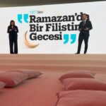 Didem İnselel Instagram – Duyarlı,zeki,müthiş entellektüel ve derin arkadaşım,kıymetli yönetmenim @ensar__altay ın yeni belgeseli “Witness” ı seyrettim bugün.Yumruk gibi yerleşti tam göğsümün üstüne.Ağırlığını yüreğim taşıyamıyor diye mümkün olduğunca Filistin haberlerini seyretmiyordum bir süredir üstelik..Korkunç bir felaket yaşanırken sadece seyretmek ,ve koskoca dünyanın da sadece seyrettiğini bilmek müthiş acı veriyor çünkü.Din,etnik köken,ırk gözetmeksizin sadece bu sivil  insan kıyımına,bu vahşi soykırıma üzülemeyenler,görmezden gelenler kalbinin ekmeğini yesin ömrü boyunca.Ensar gibi görüp,görmeyenlere anlatanlar da 🙏🏼 
 #Hepimizşahidiz 🇵🇸
#PalestineGenocide