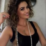Didem Taslan Instagram - Tüm yüreklerin sevinçle dolduğu, umutların gerçek olduğu mutlu bayramlar dilerim🙏🏻🌺🎉🎈🎊🌺🥰🧿 #didemtaslan #goodmorning #günaydın #model #actress #hellothursday #sunshine #world #photooftheday #explore #amazing #smile #instagood #lifestyle #goodday #haveaniceday #iyibayramlar #goodluck #likesforlike #onlylife #perfecttime #istanbul #turkey