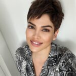 Didem Taslan Instagram – Günaaaaydın😉⭐️🎉🌺🧿🥰 #goodmorning #world #didemtaslan #actress #model #günaydın #hello #everybody #photooftheday #smile #wednesday #amazing #explore #instagram #colorful #march #lifestyle #goodday #justintime #turkey