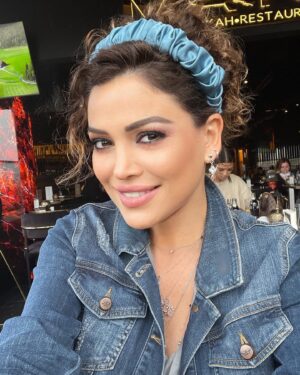 Didem Taslan Instagram - Mutlu akşamlarımız olsun👌🏻💯🎊🎈😉🧿🌺 #didemtaslan #happyday #actress  #model #june #justdoit #photooftheday #wednesday #smile #explore #iyiakşamlar #amazing #goodevening #saynomore #hopelessness #instamood #lifestyle #hello #istanbul #turkey