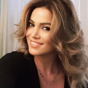 Didem Taslan Instagram - Perşembe günü gelmiş🤍🧿😉 #tbt #didemtaslan #actress #model #smile #throwbackthursday #hello #everybody #goodvibes #daybyday #photooftheday #instagram #keşfet #instagood #sometimes #colorful #explore #amazing #justintime #thankyou #holiday #august #summer #memories #lifeisgood