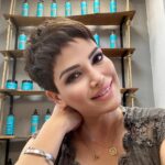 Didem Taslan Instagram – Yine yeniden eski kısa saçıma döndük sevgili kuaförüm @siyamiaydogdu ellerine sağlık🙏🏻🧿🎉🎊🌸 #didemtaslan #actress #model #hello #summer #finally #june #good #times #colorfull #lifestyle #hairstylist #shorthair #luckyday #etiler #siyamiaydogdu #haitstyle #itstime #istambul
