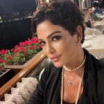 Didem Taslan Instagram – Güzel akşamlarımız olsun🙏🏻🤩🧿🌺💙 #didemtaslan #iyiakşamlar #model #actress #goodevening #hello #smile #keşfet #onlyme #justintime #summer #instadaily #friends #august #colorful #amazing #daybyday #explore #chance #lifestyle #istanbul
