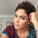 Didem Taslan Instagram – Huzurlu birgün olmasını diliyorum 👏🏻🌺🎉🥰🧿 #günaydın #hello #goodmorning #didemtaslan #model #actress #everybody #instadaily #keşfet #lifestyle #sometimes #goodday #smile #colorful #explore #amazing #time #spring  #may #justdoit #photooftheday #istanbul #turkey