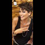 Didem Taslan Instagram – Günaydın yeni bir güne umutlarla🌟🙏🏻🌺🥰🧿 #didemtaslan #actress #model #günaydın #goodmorning #hello #world #photooftheday #smile #explore #instadaily #gülümse #justdoit  #times #keşfet #newimage #amazing #colorful #enjoylife #happyday #july #summertime #shorthairstyle #istanbul #turkey