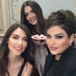 Didem Taslan Instagram – Gönüller bir olunca👌🏻💯❤️🧿❤️ @nefisekaratayofficial @gulaysele #happiness #friends #alltogether #work #gülümse #lucky #explore #daybyday #endoftheday #november #photooftheday #instagood #smile  #amazing #timeless #istanbul #turkey