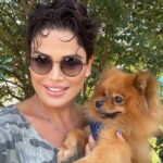 Didem Taslan Instagram – Mutlu Pazarlar🙏🏻🧿🌺💙 #goodmorning #happysunday #didemtaslan #actress #model #photooftheday #smile #mydog #günaydın #gülümse #colorful #lucky #explore #amazing #lifeisperfect #alwaysandforever #instamood #joker #sometimes #willbe #istanbul #turkey