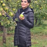 Didem Taslan Instagram – Yeşillikler içinde güzel bir gün👌🏻💯🧿🥰 #didemtaslan #actress #hello #green #model #smile #goodvibes #keşfet #daybyday #somewhere #photooftheday #amazing #luckyday #apple #instagood #explore #perfection #merzifon #goodtimes #nowornever