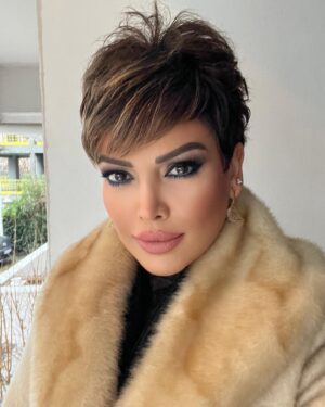 Didem Taslan Instagram - 8 Mart Dünya Emekçi Kadınlar Günümüz Kutlu Olsun 🌺🎉🧿💙❤️ #8martdünyakadınlargünü #8marchinternationalwomensday  #didemtaslan #goodmorning #photooftheday #actress #explore #everybody #smile #hello #world #amazing #womensday #lifestyle #colorful #timeless #istanbul #turkey