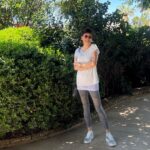Didem Taslan Instagram – Happy Friday🌺🧿🎉🥰 #hello #happyfriday #didemtaslan #model #actress #smile #april #explore #photooftheday #justintime #amazing #perfection  #colorful #shorthair #goodvibes #instagood #lifestyle