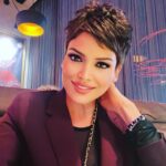 Didem Taslan Instagram – Huzurlu bir haftasonu diliyorum🙏🏻🎉🧿❤️ #happyweekend #didemtaslan #model #actress #smile #saturday #amazing #explore #happy #photooftheday #justintime #hello #colorfull #sometimes #lifestyle #istanbul #turkey