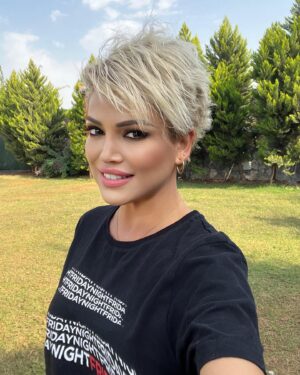 Didem Taslan Instagram - Yeni bir gün, yeni umutlar olsun🌺🥰🧿 #günaydın #world #didemtaslan #actress #model #hello #goodmorning #everybody #smile #photooftheday #instadaily #explore #amazing #goodtimes #colorfull #justintime #lifestyle #times #goodluck